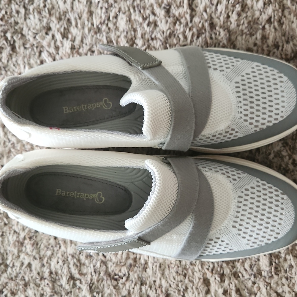 Baretraps Johanna 9M Women's Slip-On Wedge Sneakers - Picture 2 of 4